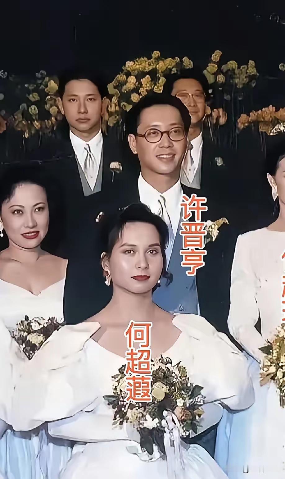 何超蕸真的不一样，她是二房五个子女中唯一终身未婚的人，因为她将旁人用于经营家庭