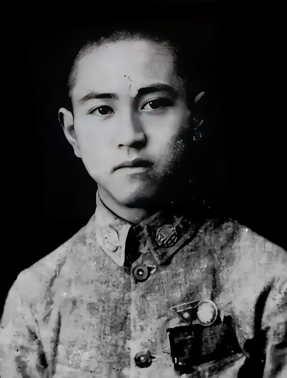 1948年，地下党刘国志被捕，在香港银行当经理的五哥赶回来营救，给徐远举送上一张