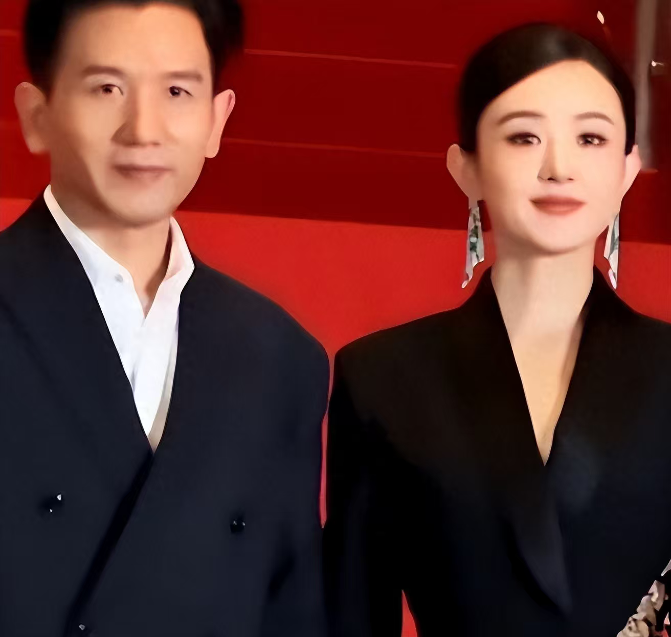 新恋情传闻澄清后，赵丽颖再迎两大“噩耗”，冯绍峰的担忧应验了前言前段时间，赵丽颖和导演赵德胤的新恋情