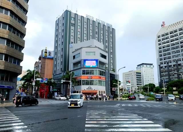 冲绳原来不叫冲绳，它曾是东亚的万国津梁琉球国。大多数人对冲绳的印象，只有动漫