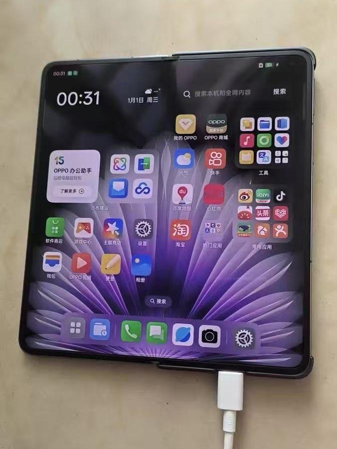 用了快一年了，为面子买的折叠屏还不错...难怪苹果都要找OPPOFind