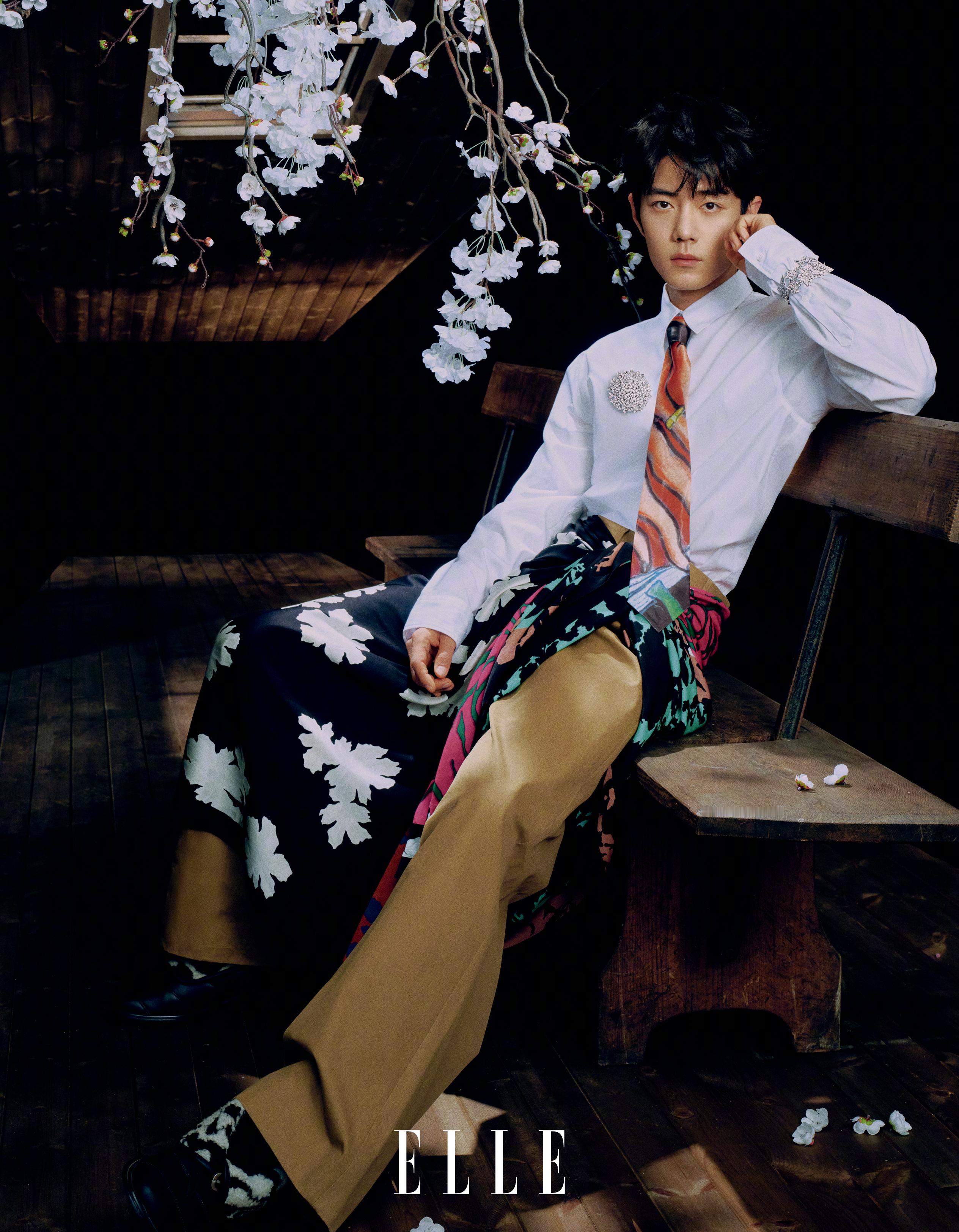 肖战ELLE2026年开年封面人物，在四季流转中迎来三登，依旧是双品牌惊喜推