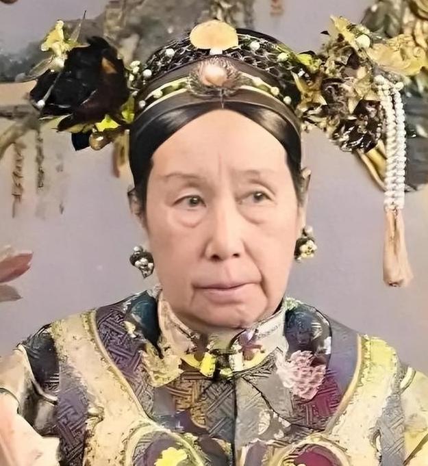 1983年，慈禧的棺椁再次被打开，而眼前的一幕让专家惊叹不已，堂堂大清太后上半身