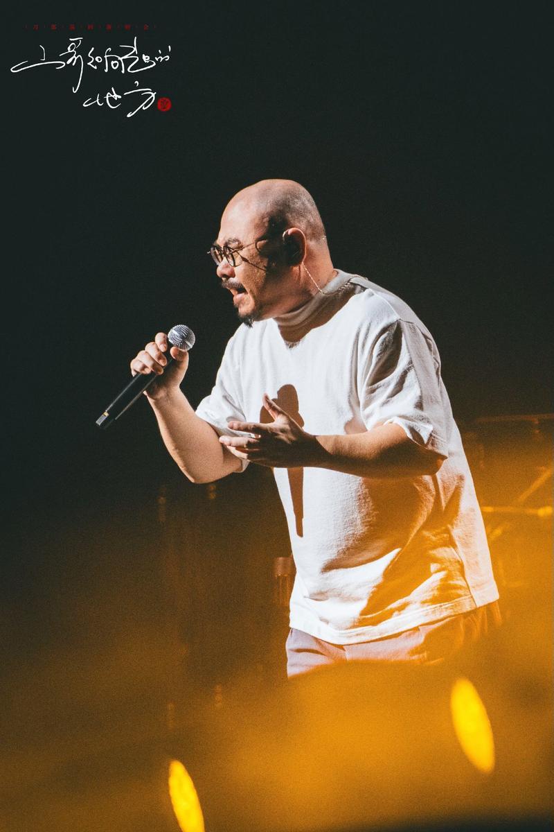 同样开演唱会，刀郎和别的歌手差别太大了大伙有没有发现一个事儿，刀郎的歌网上