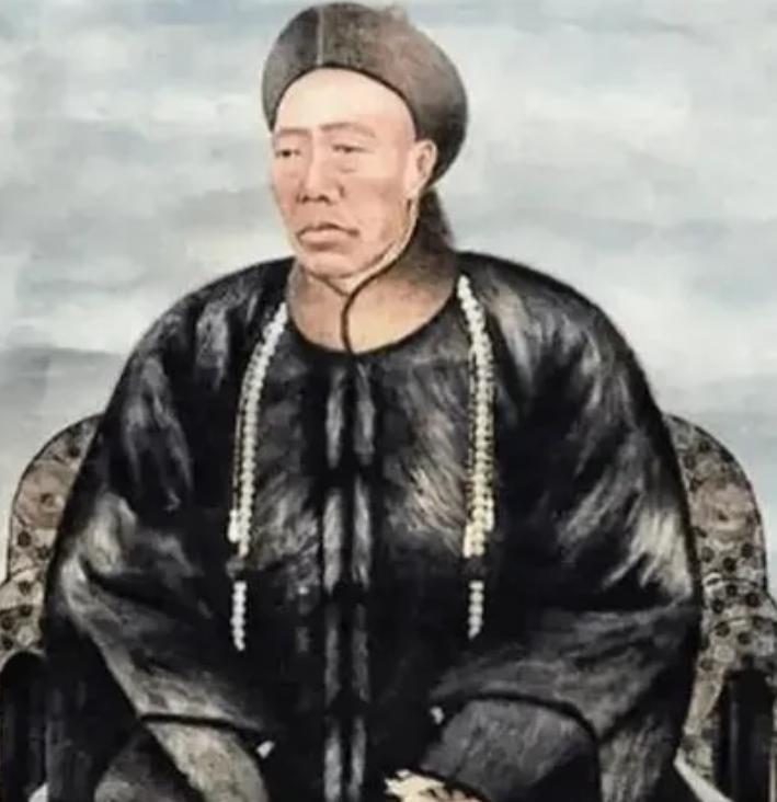 1908年慈禧太后去世，李莲英请求回老家养老。隆裕太后面色不善，心想：“你做了多