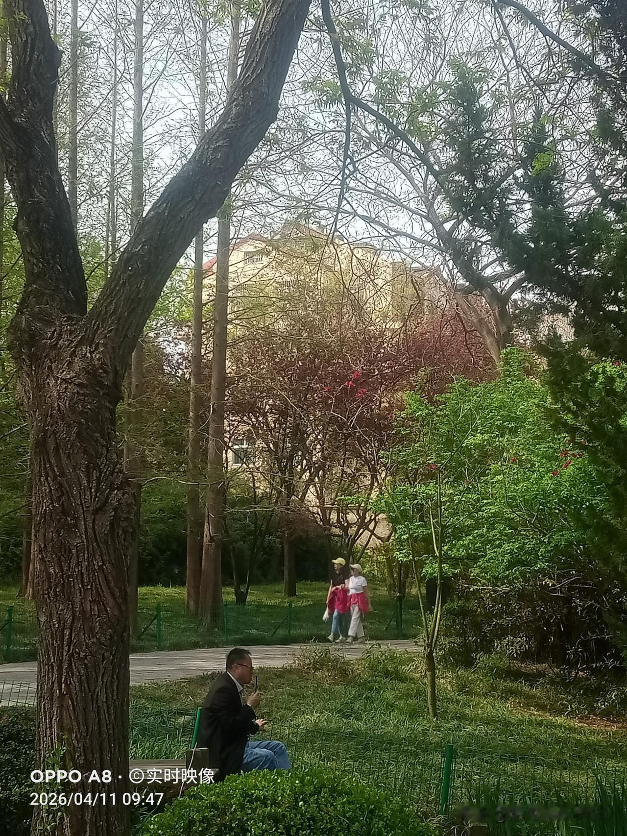 梅雨季节到来昨看新闻武汉一地遇一高温高湿天气，有网友经过测量，湿度竟然高达1