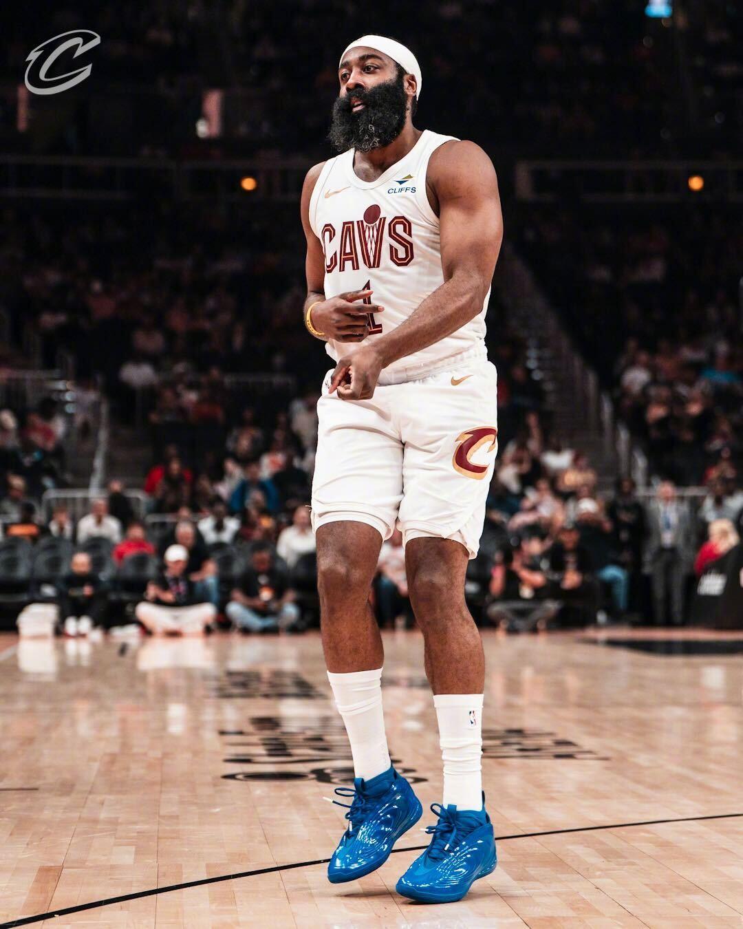 哈登今天“只”打了25分钟!也算是享受了一把“三节打卡”，毕竟三节打完，骑士已