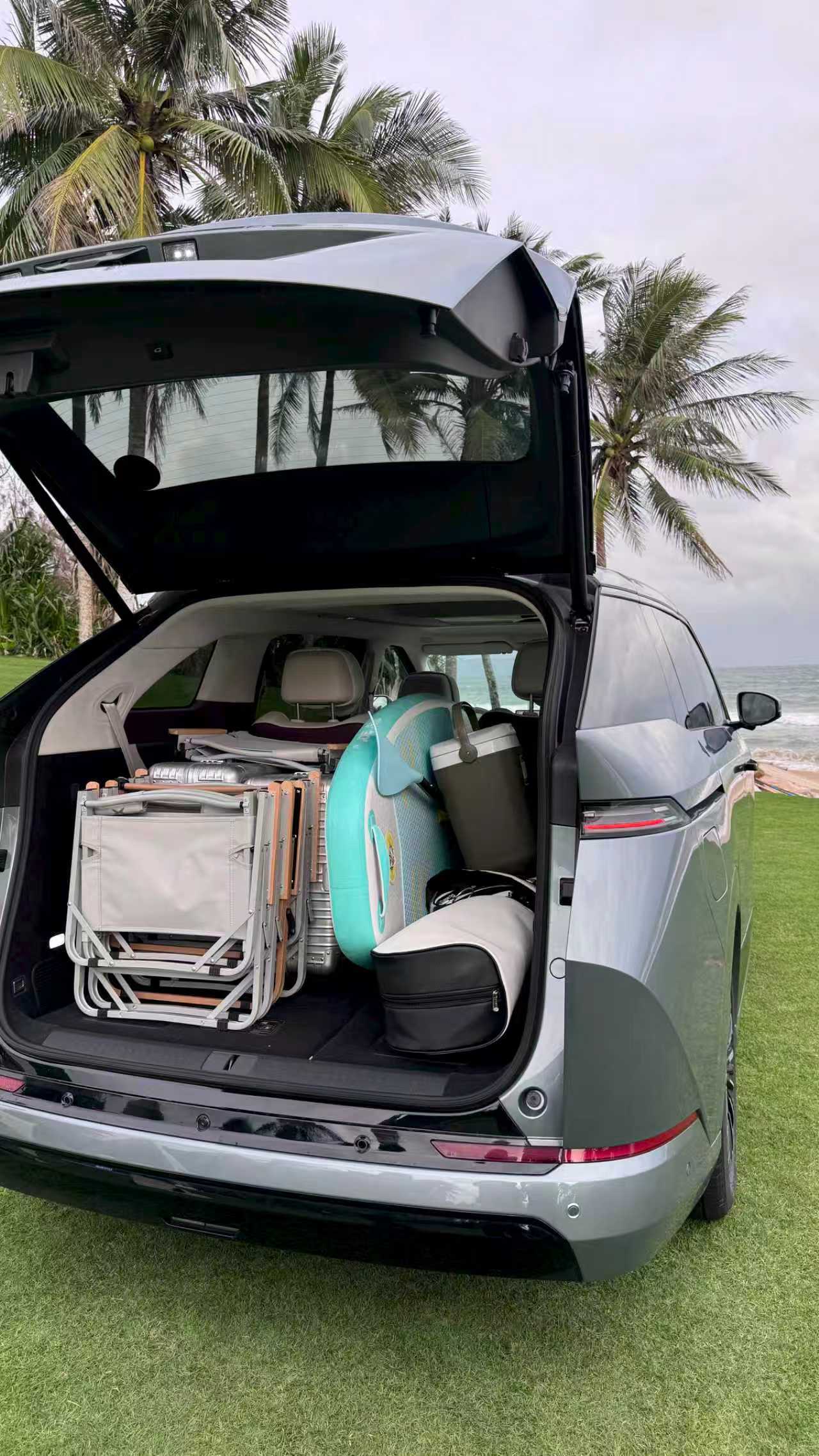 小鹏X9这也太懂我们这种爱和朋友出去玩的心了吧，这大空间，我们爱自驾人士很需要！