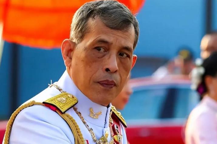 正义或许会迟到，但泰国的F-16绝不缺席！洪森父子把电诈头目陈志当座上宾，以