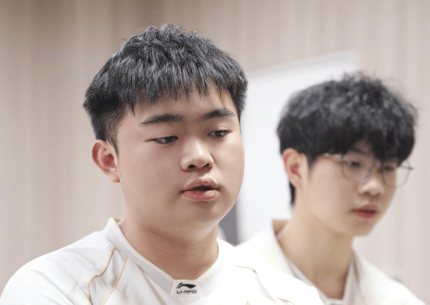 Jwei回应TheShy在直播间给iG加油: Shy哥辛苦了