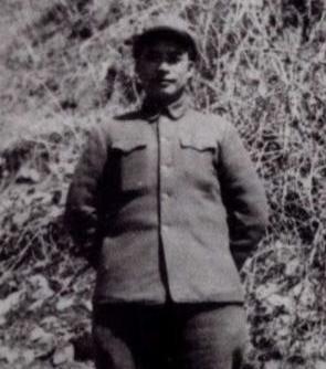 1952年，67军军长在朝鲜离奇去世，彭老总去医院探望，看到遗体的那一刻大惊失色