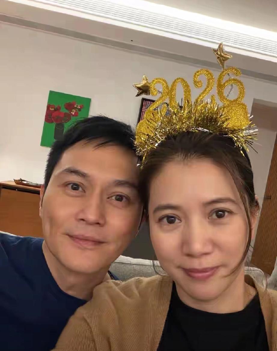 袁咏仪直言儿子不适合进圈！1米8长相随爸妈，天赋却不在演艺圈