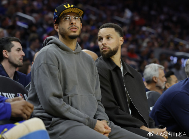 斯蒂芬·库里谈到和弟弟赛斯·库里在同一支球队打球。他说“其实一直有点令人失望，因