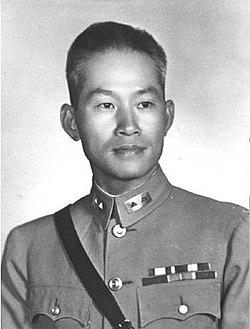 1951年，孙立人脱了衣服上床睡觉，习惯性地搂住老婆，却发现手感不对劲，他一怔，