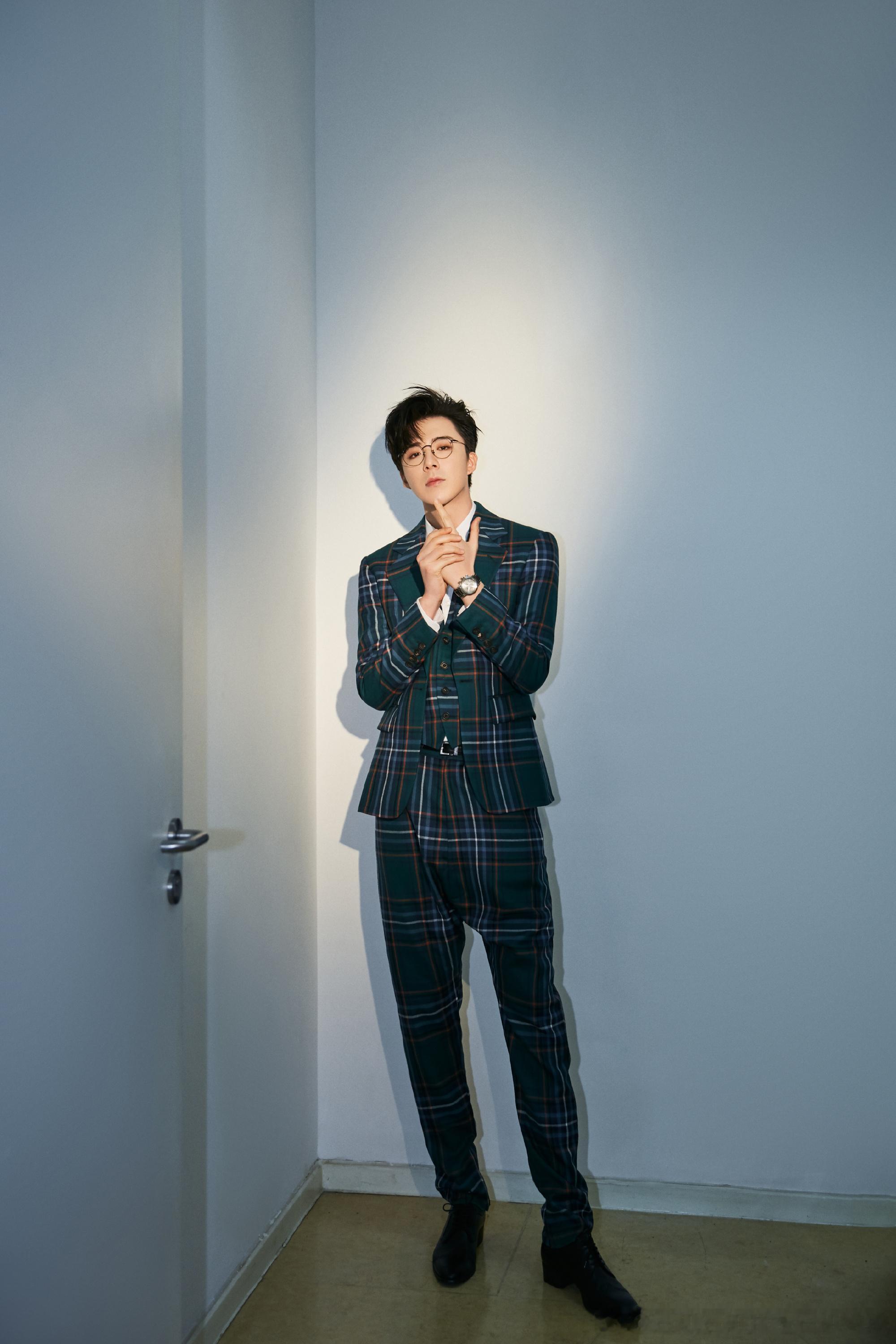 摩登兄弟楼道拍摄还挺有感觉的[爱心][爱心]​​​