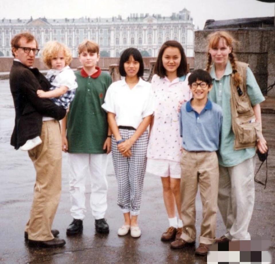 诺兰这回可能有点头疼。他怎么也没想到，合作过的男演员基里安·墨菲被粉丝追