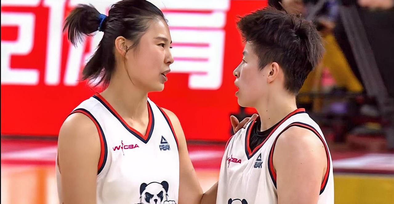 WCBA总决赛第三场，四川女篮75-53战胜山西女篮，总比分2-1拿到冠军点，距