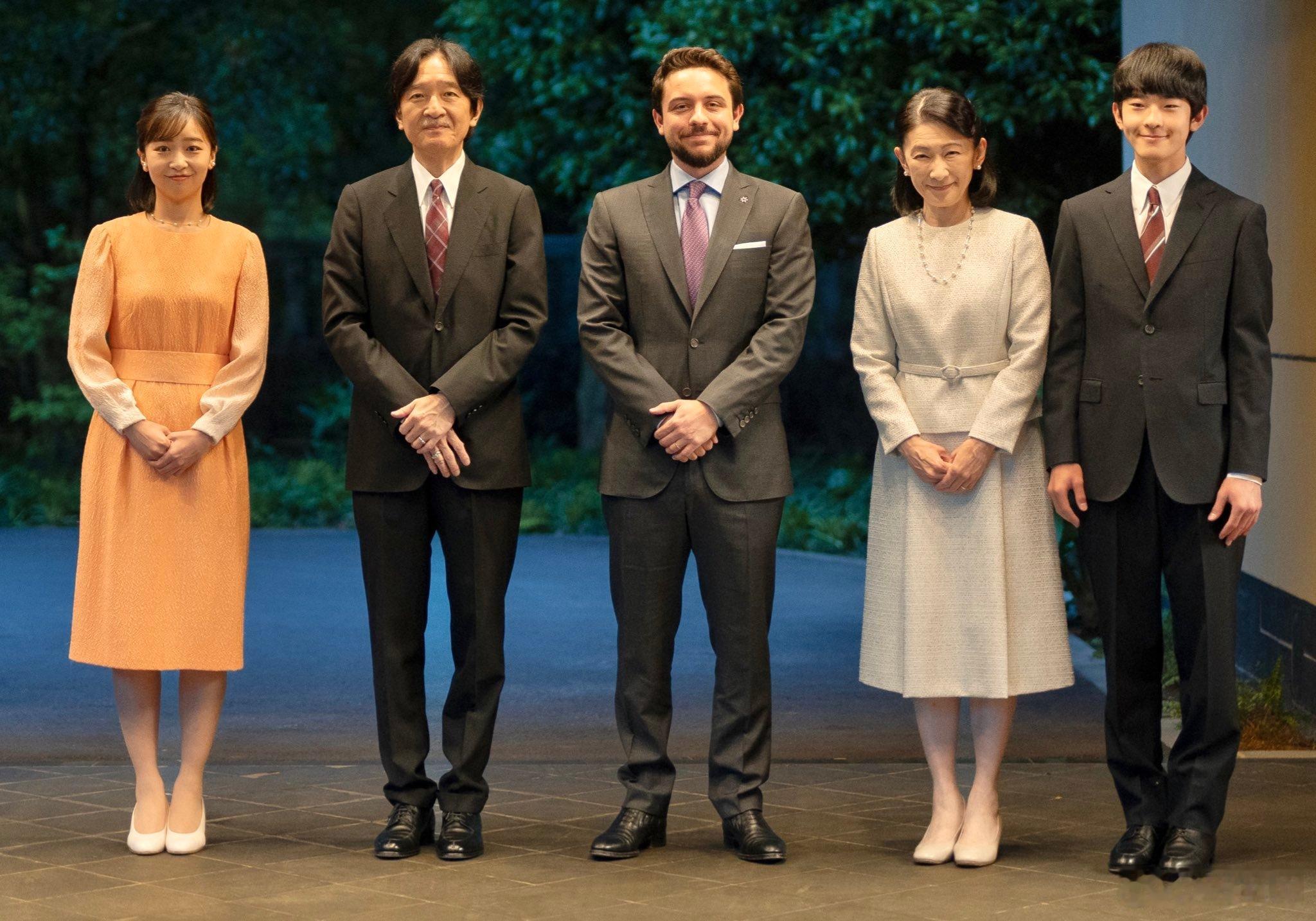 约旦王室日本皇室🇯🇴5月7日，侯赛因王储带队参观日本大阪-关西世博会，全