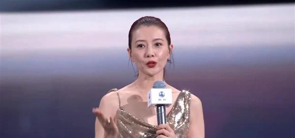 高圆圆代言腾势N9，真的是找对人了。高圆圆之前出演过一个恋爱电视剧，也有关于恋