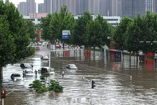 河南暴雨怎么样了这两天河南的暴雨确实挺吓人，全省大部大到暴雨；洛阳、郑州、平顶山
