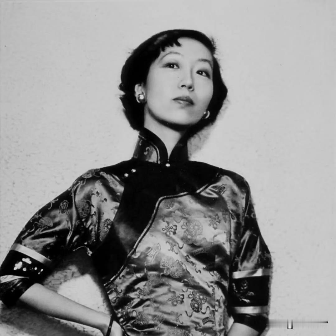 张爱玲给胡兰成30万分手费，大概是现在的多少钱？张爱玲在24岁那年嫁给了39