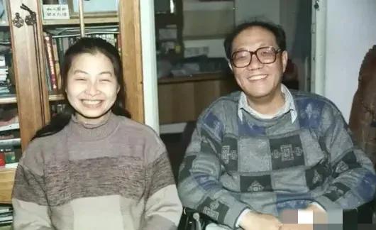 2010年，作家史铁生生命垂危，医生问他的妻子陈希米：“救不救？”没想到陈希米却