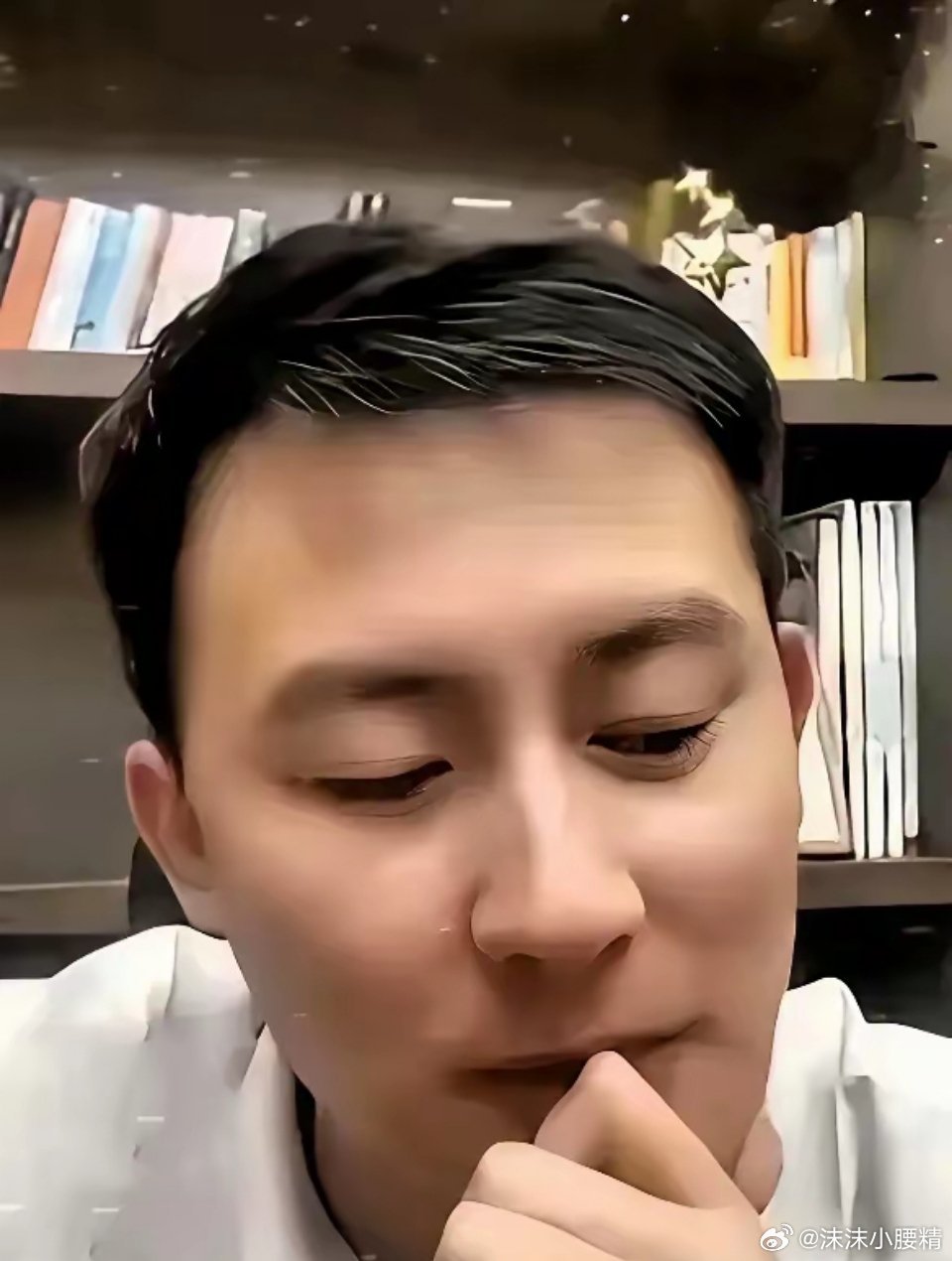 昨晚蹲了武亮接棒张雪峰的第一场直播，全程看完真的越看越气，弹幕里一堆人揪着细节不