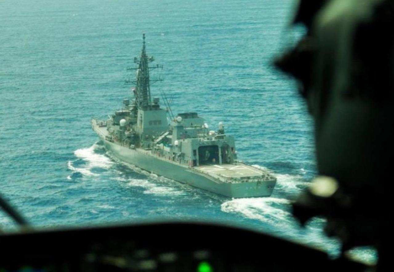 日本舰艇穿越台海后去向曝光，日媒坦言：通行时机经过精心考虑！根据东部战区