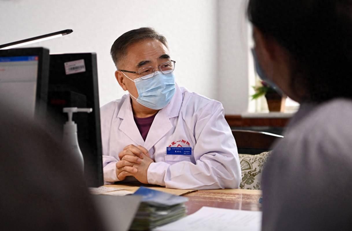 糖尿病人要少吃梨？医生忠告：不想血糖飙升，这5物再爱也要少吃小区里有个阿姨，