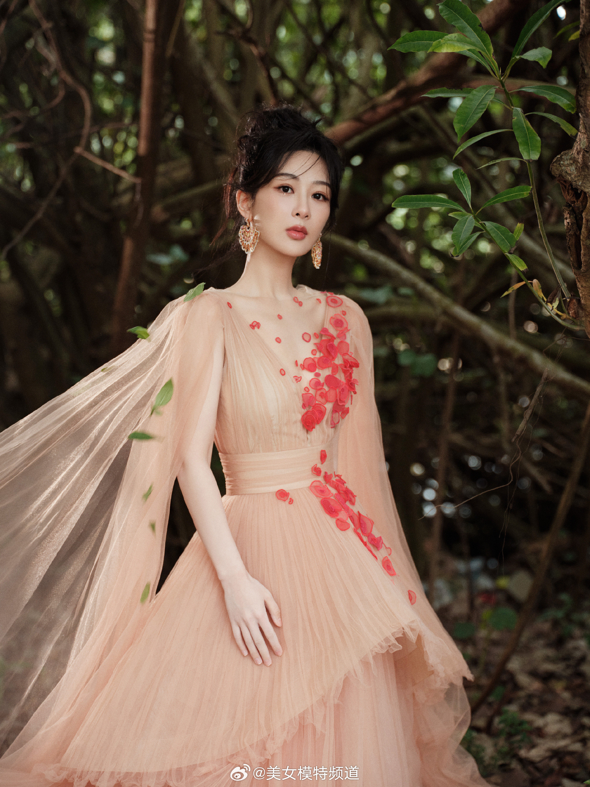 杨紫的颜值是越来越高了呢