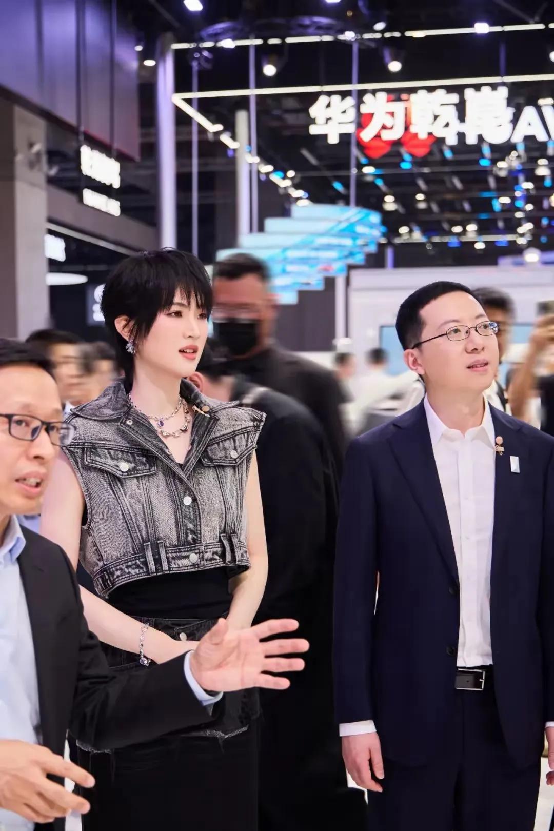 从“华为公主”到车展代言人：姚安娜的破格之路！曾经的“破格公主”姚安娜，这次不跳