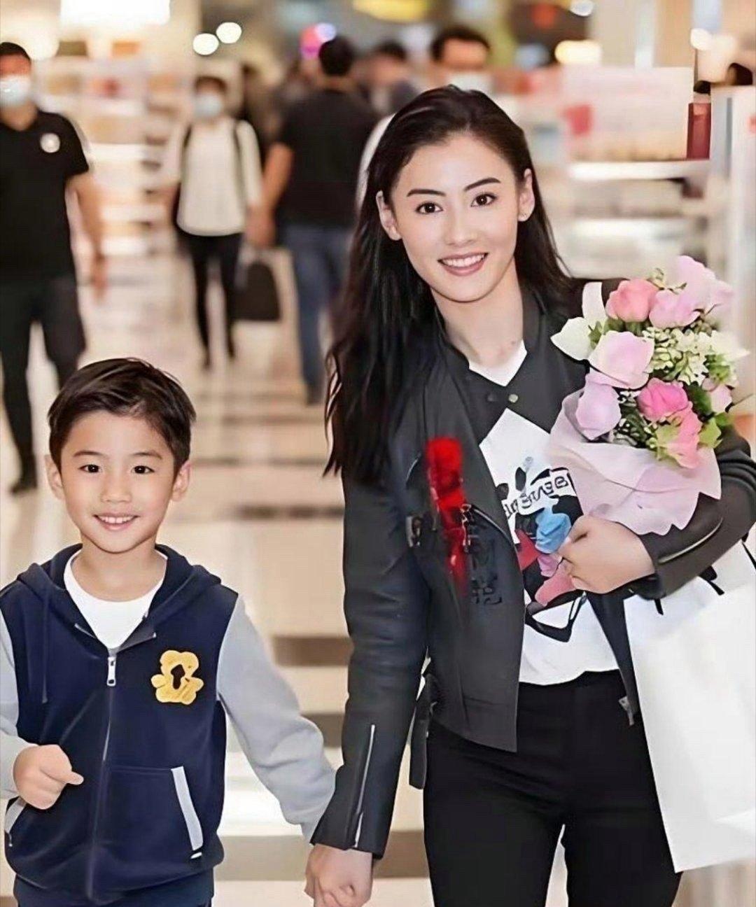 后续！张柏芝三胎生父终揭晓？她直接摊牌了。当年谢贤一句“三个孙子都是谢家的”，