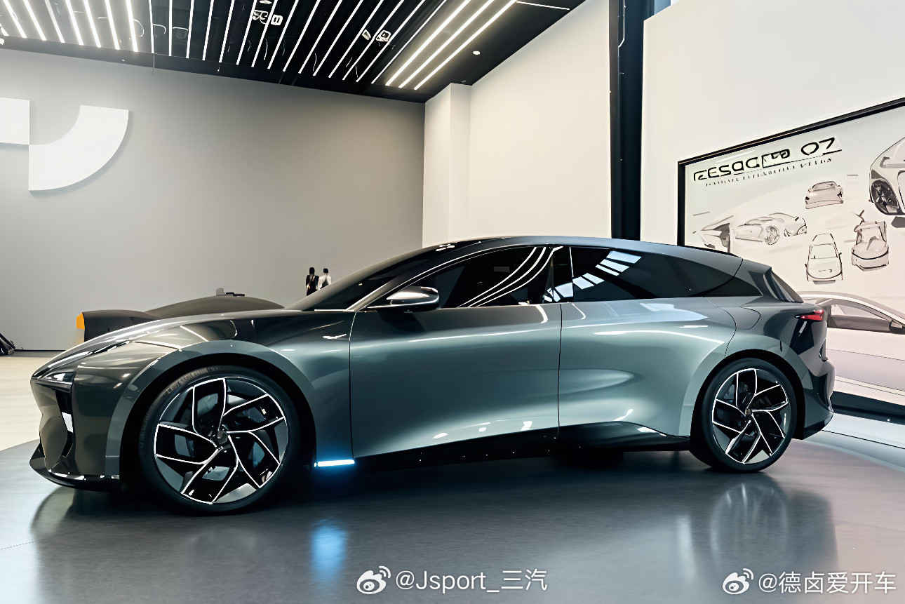 最帅旅行车极越这个如果能成，应该是最帅旅行车没跑了网图侵删