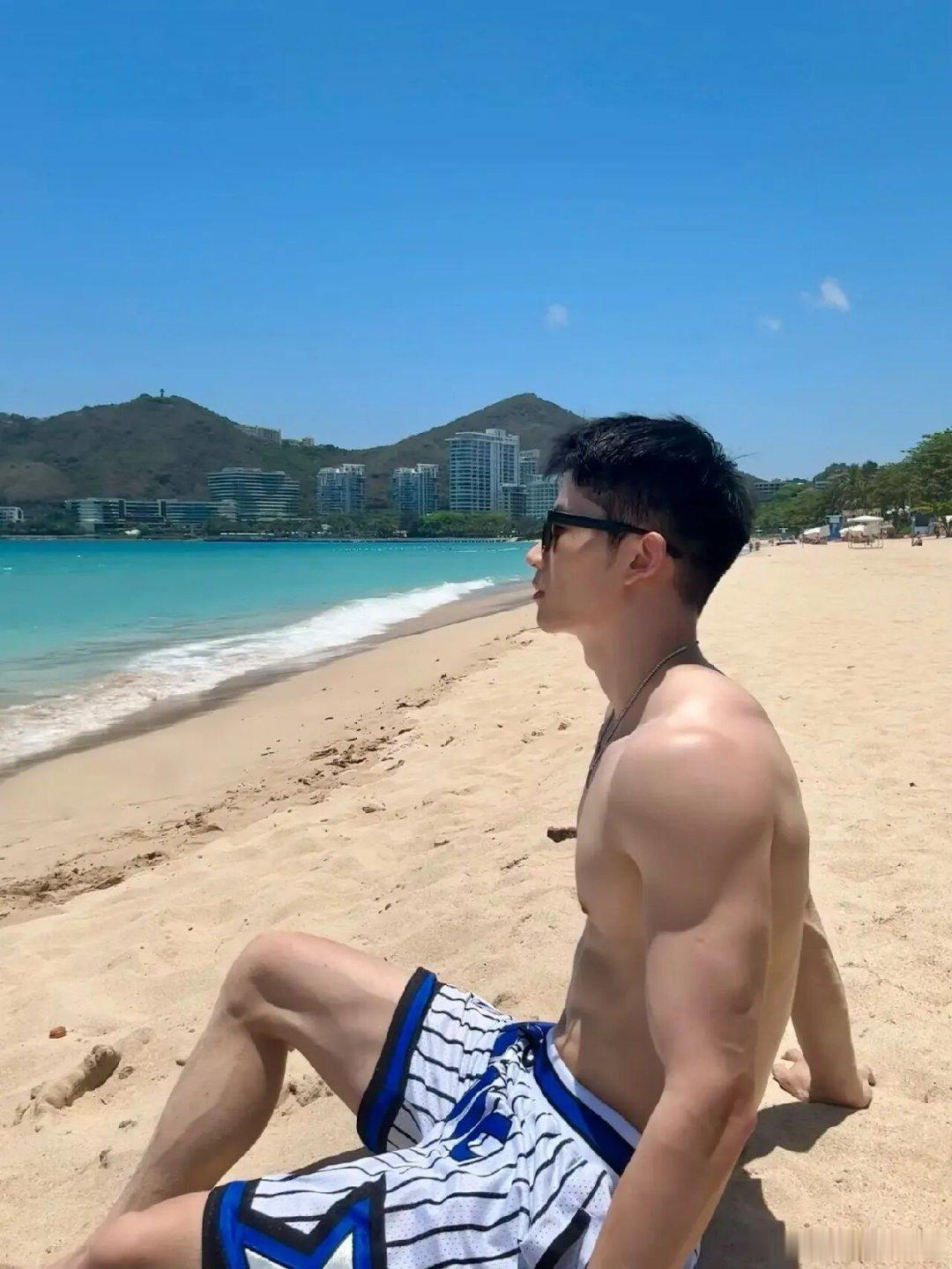 极品好身材谁看了不喜欢？体育生