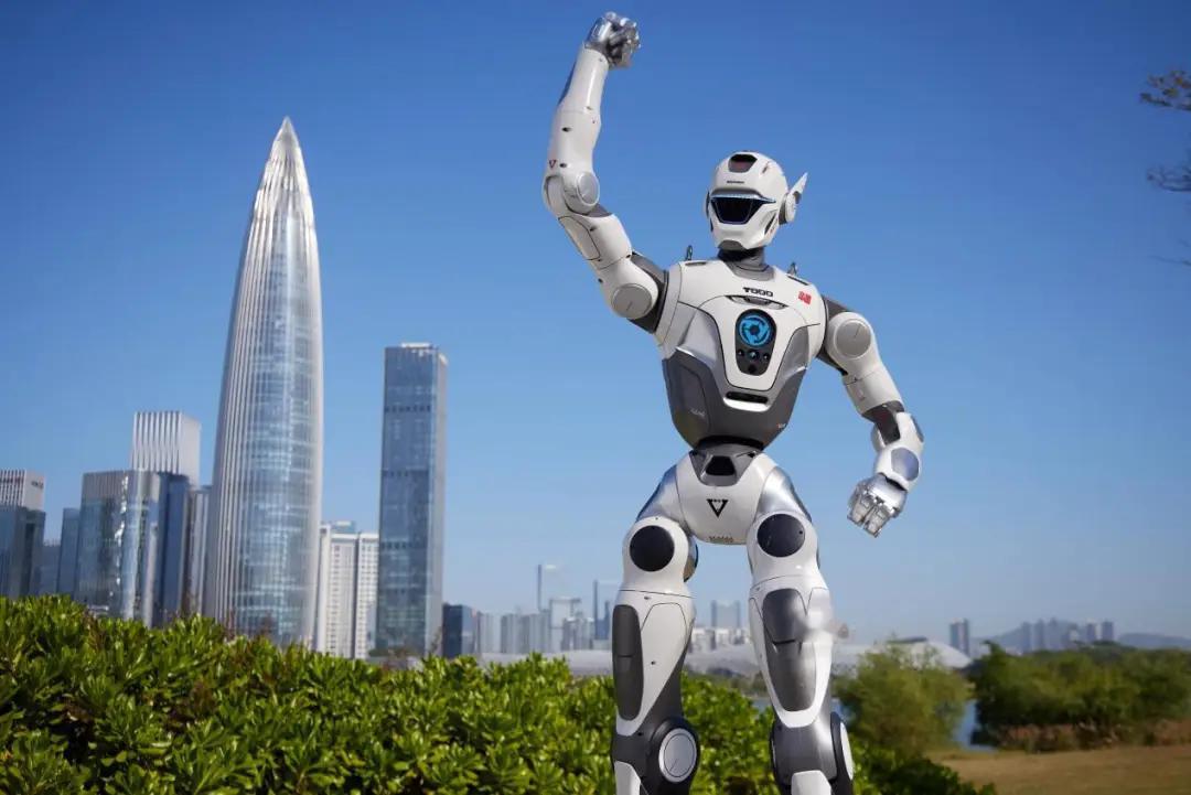 清华大学柳冠中教授说过一句话：搞无人机、无人驾驶、无人商店、无人酒店，人去哪了？