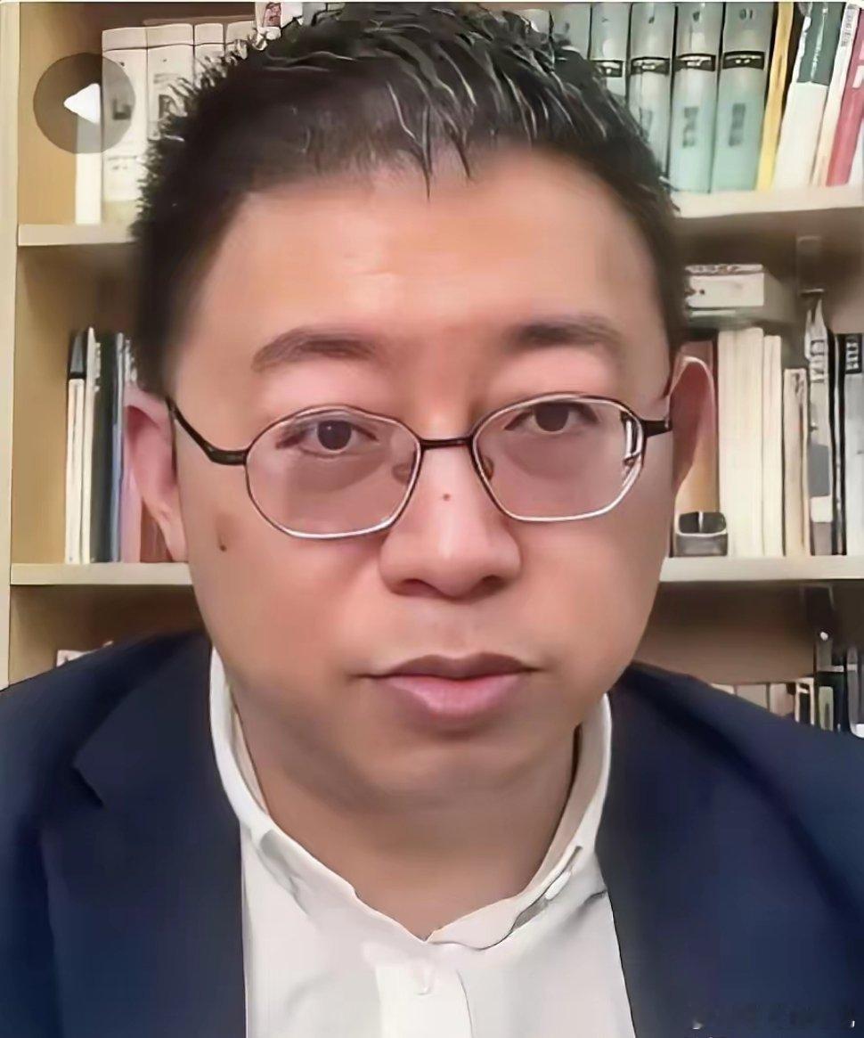 这大概就是传说中的“精准打击”吧？那个政法大学的教授正讲得唾沫星子乱飞，还在那装