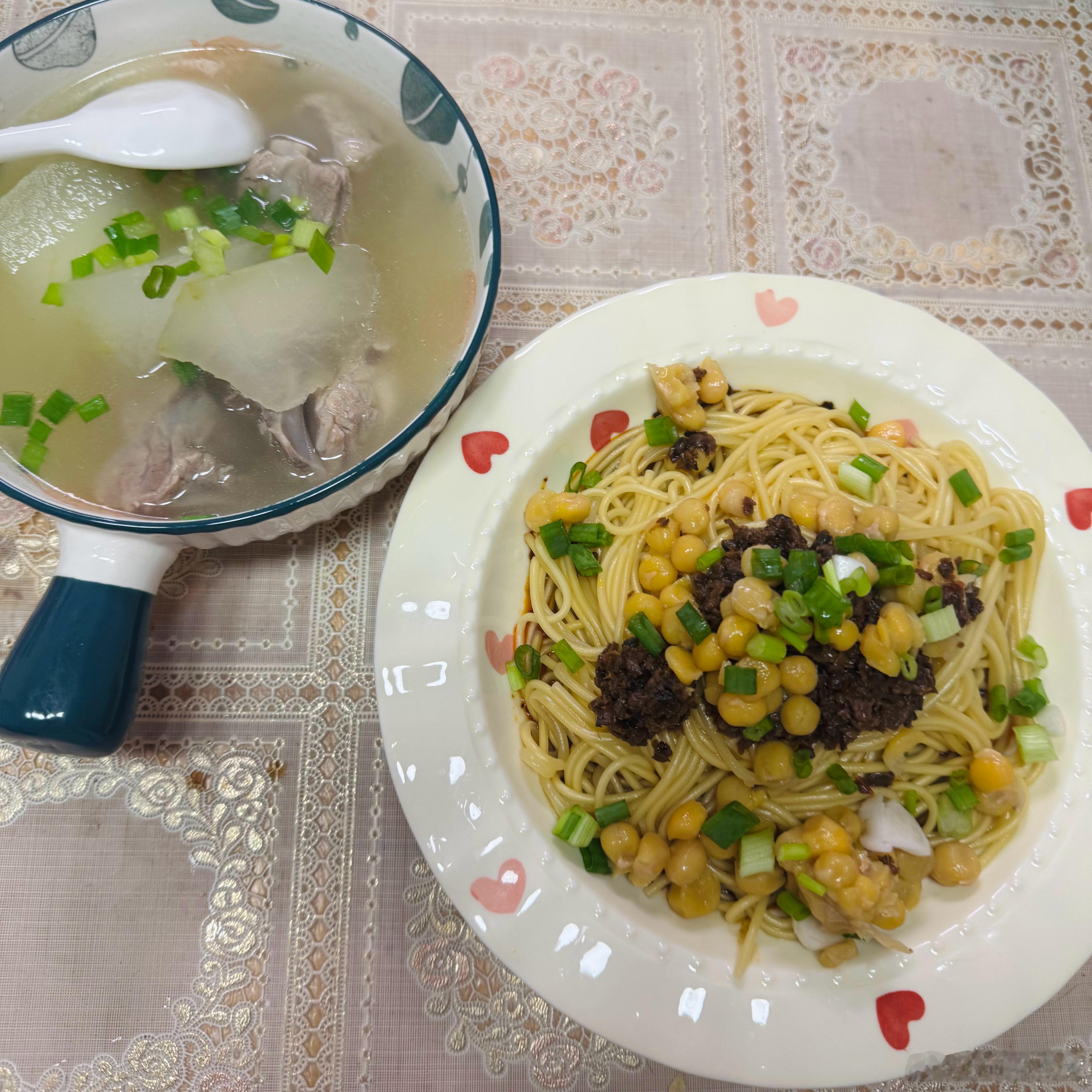 豌杂面的新搭子—冬瓜排骨汤绝配！有肉又有菜的[点赞]​​​
