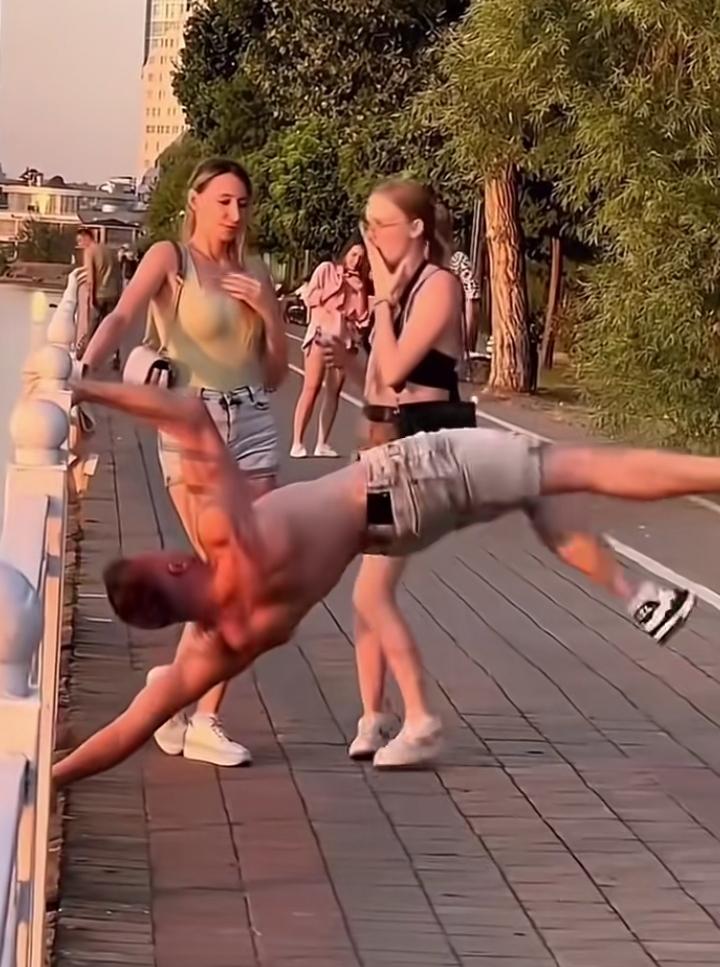 这个栏杆应该凭鲁班工程质量奖。