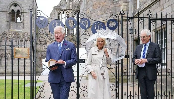 爱泼斯坦名单是一份很好的筹码，牵扯上的人，大多名誉会受到影响。查尔斯三世和威廉