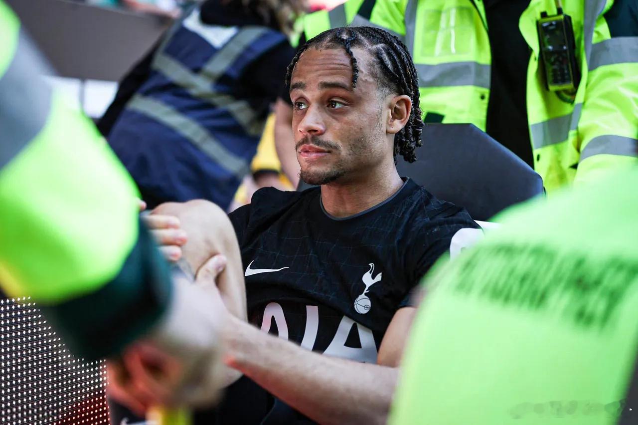 【巨额亏本】《电讯报》独家披露，纽卡斯尔联高层认清现实选择及时止损，今夏打算出售