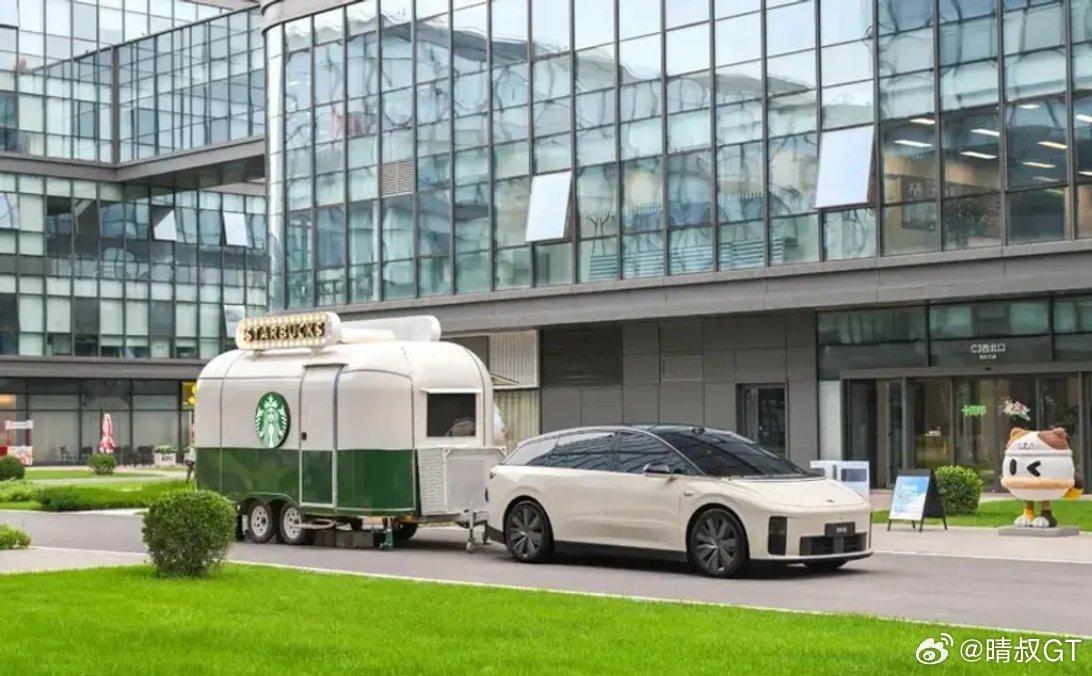 理想i6将于9月26日上市，9月底开始交车。全系搭载新一代5C磷酸铁锂电池，续航