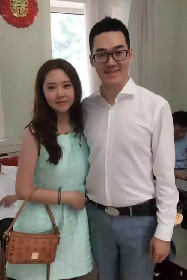我58岁有儿有女，两个孩子都成家立业了，老大男孩定居澳洲，小女儿在我身边。都