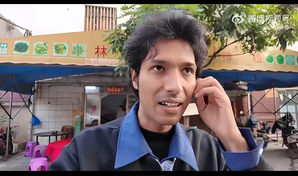 印度小伙娶广东中山小榄的女孩为妻，在中山一大排档举行孩子的百日宴，邀请了印度的亲