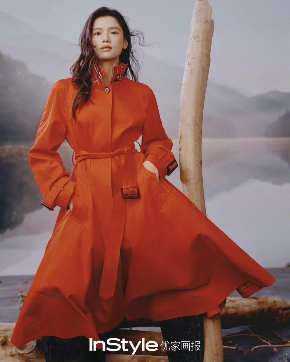 张婧仪InStyle十七周年封面张婧仪于时尚征途再书华章，借Burberry