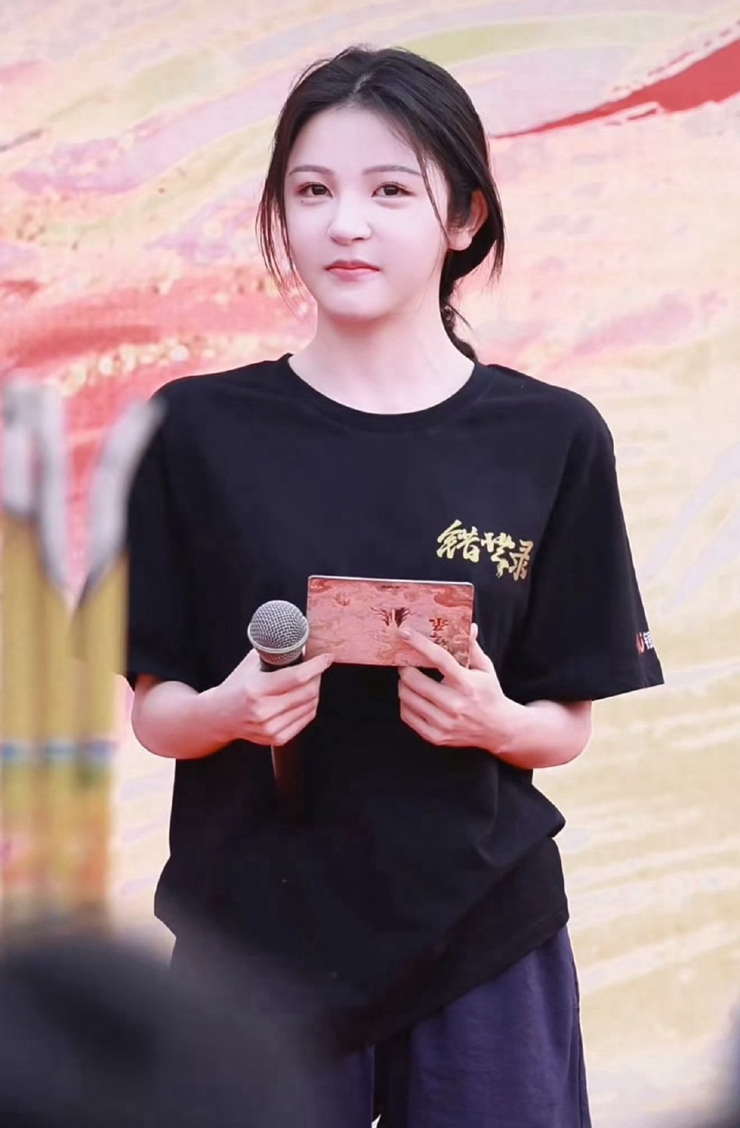 真的是谁都能当女二了，在内🐟毫无姓名