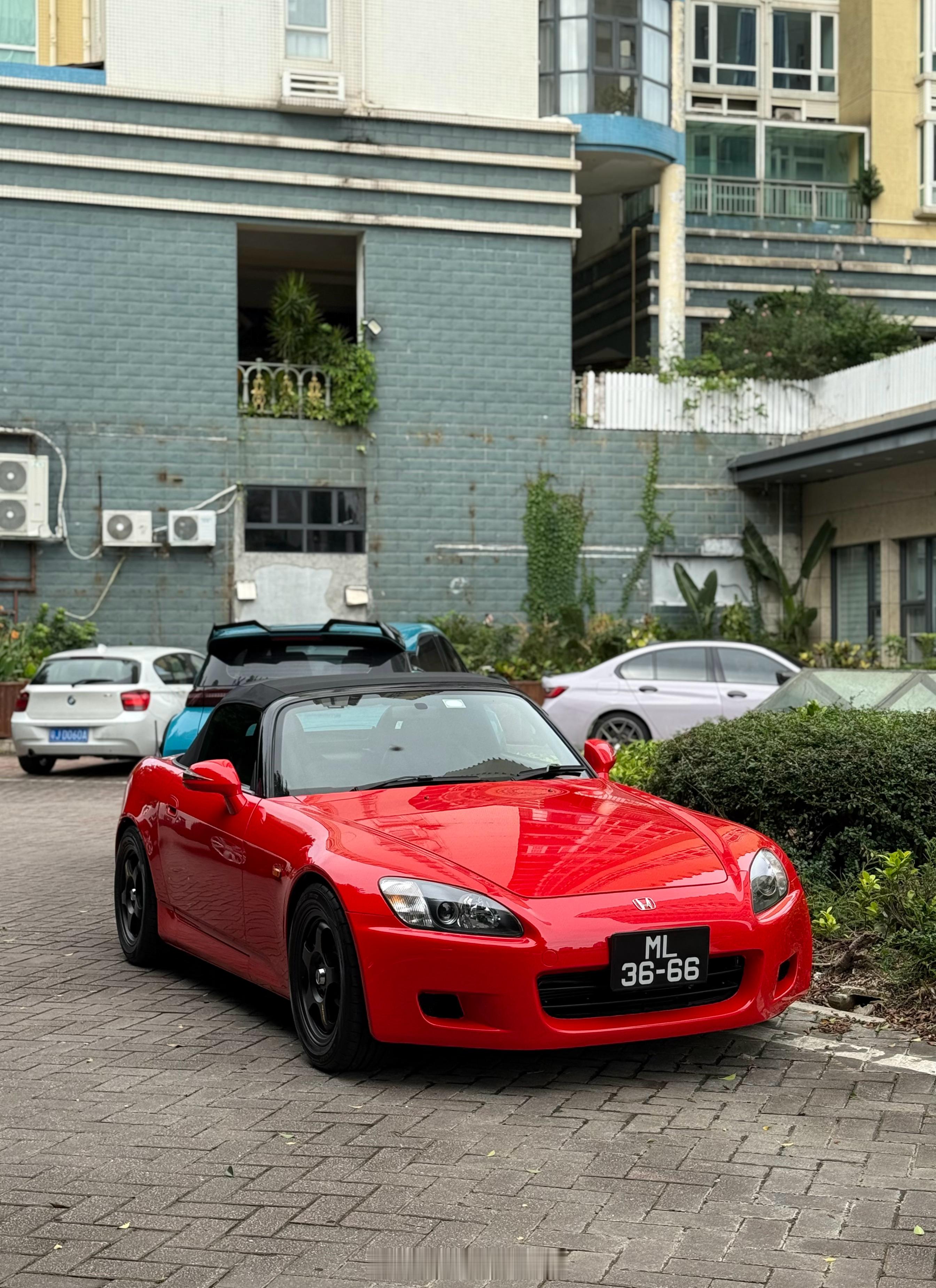 cars01豪车拍一间车房的三台经典港澳牌红色跑车：HondaS20