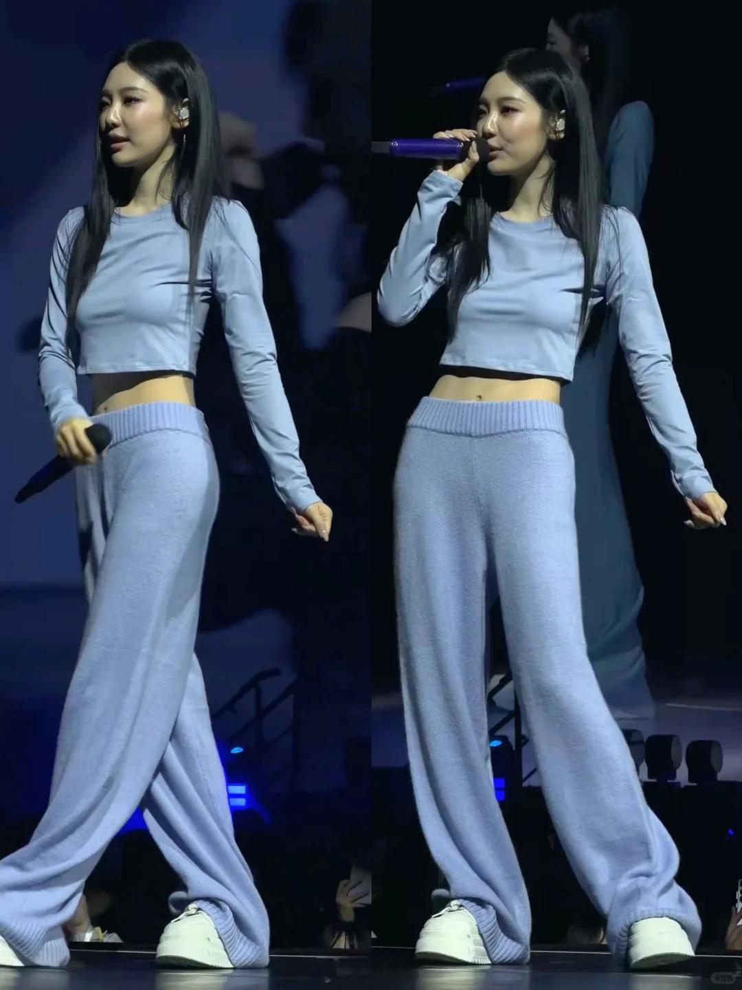 薄薄一片的小猫宁🐱！