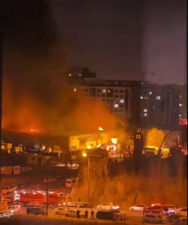 榆林粮仓大火引热议：网友质疑