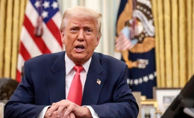 美国主动找中国了  当地时间2月9日，美国财长贝森特公然坦言：上周，美国派遣