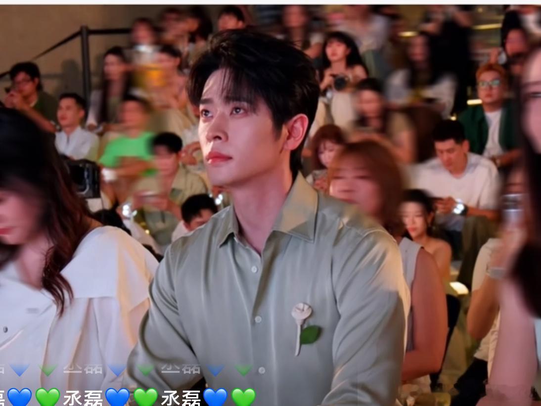 丞磊还得是这张脸🤩🤩🤩​​​